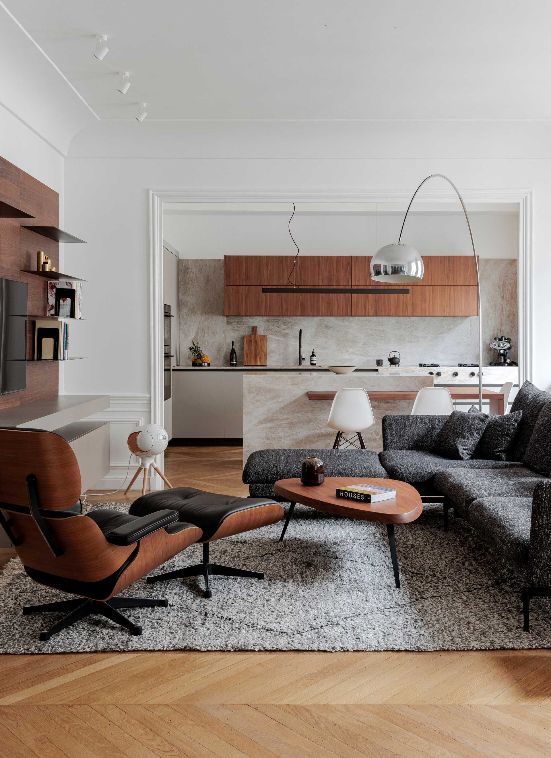 Design of a Haussmann apartment by an interior designer based in Paris